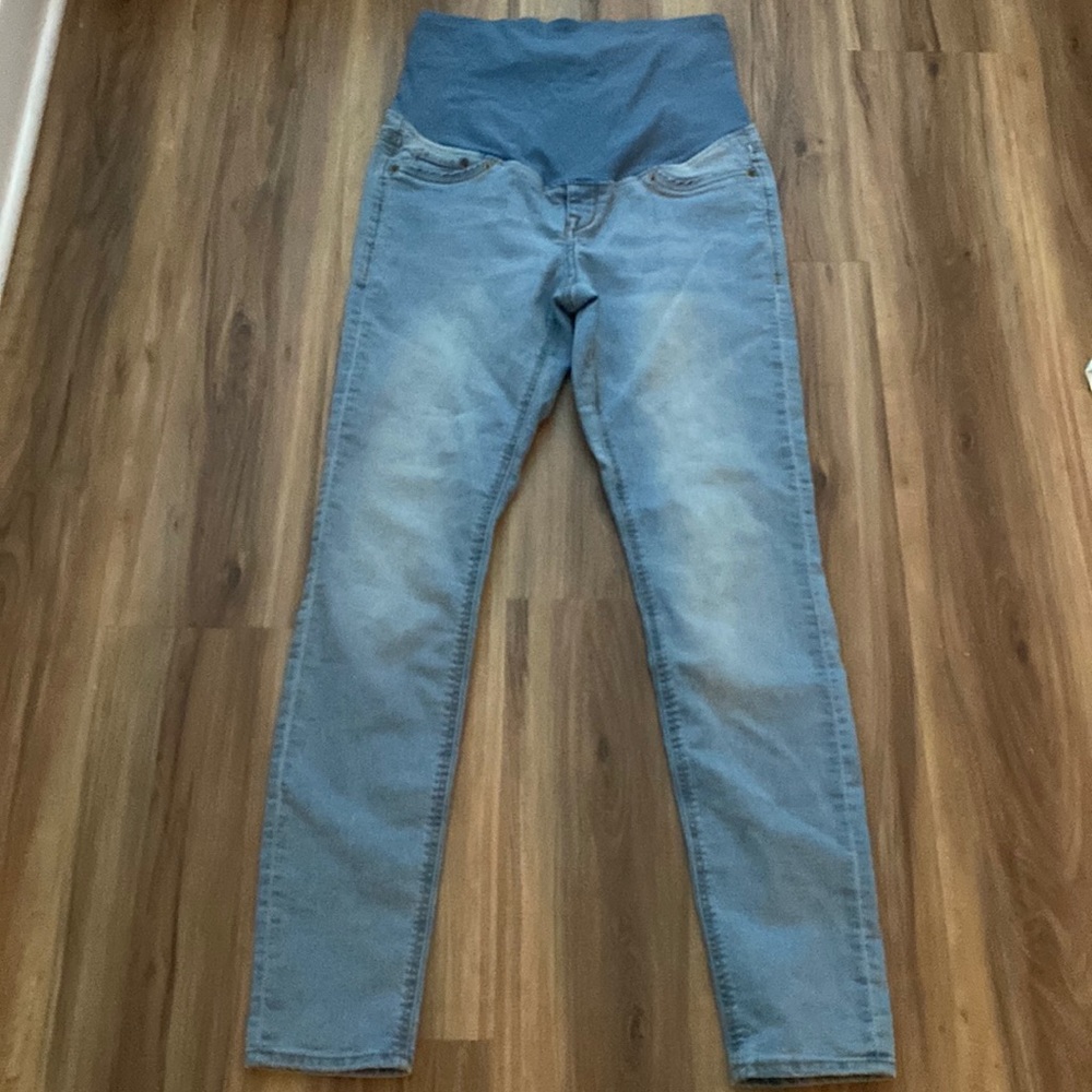 MAMA Maternity jeans. H&M
